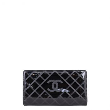 Chanel Patent CC Wallet Front
