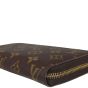 Louis Vuitton Zippy Wallet Monogram corner close