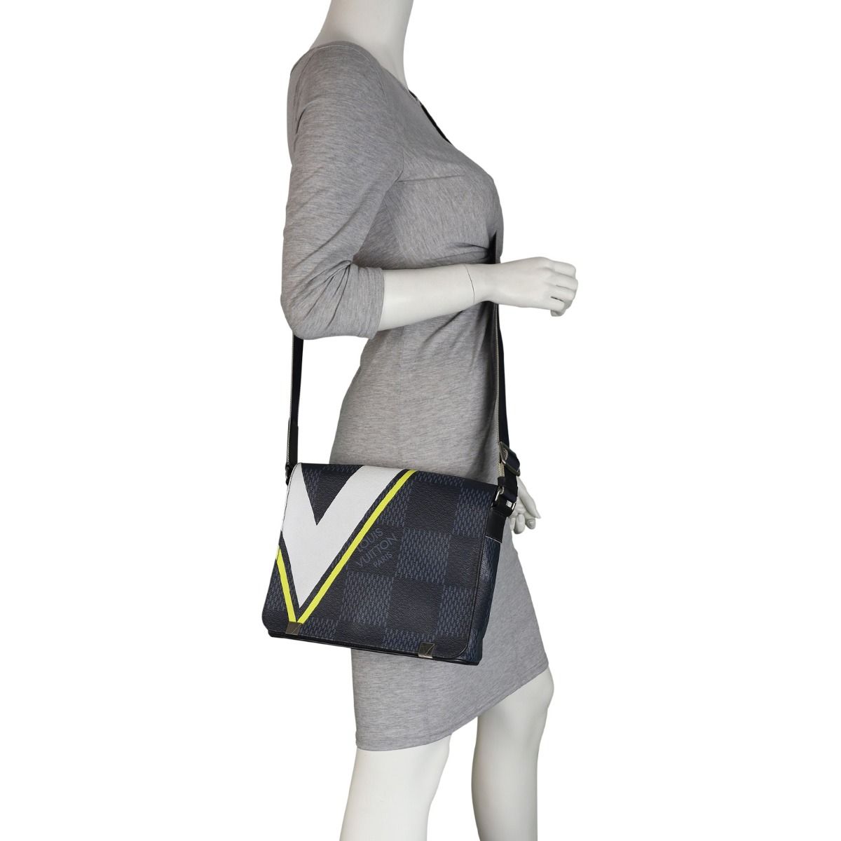 Louis Vuitton America's Cup District PM Messenger
