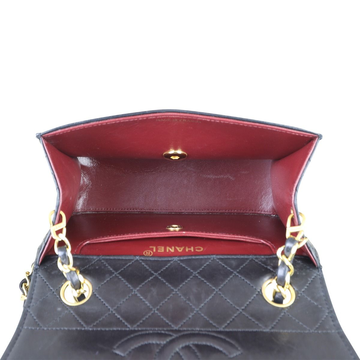 Chanel bag red interior deals