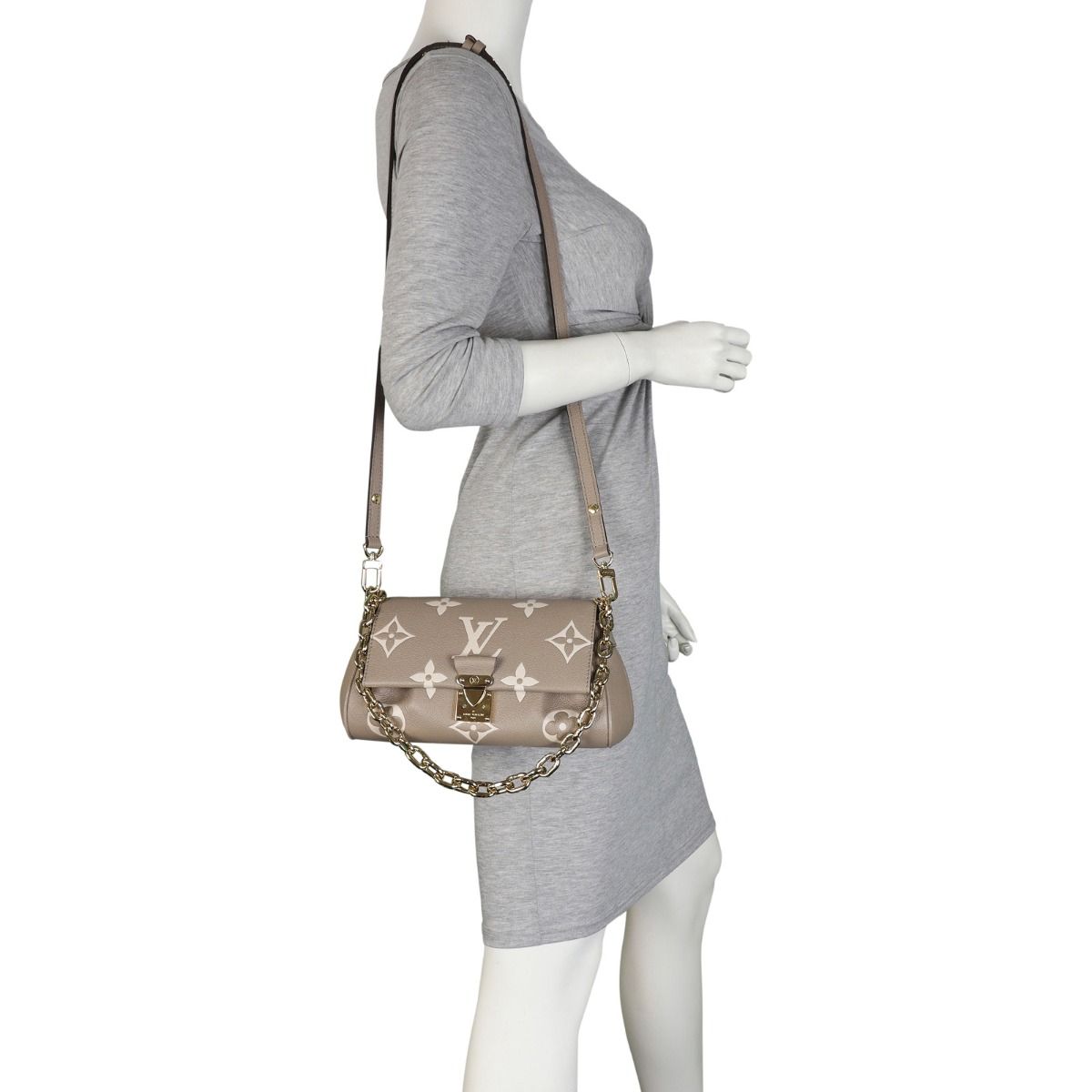 LOUIS VUITTON Favorite NM Monogram Empreinte Shoulder Bag Bicolor -  Regé-Jean Page in Louis Vuitton - Ho