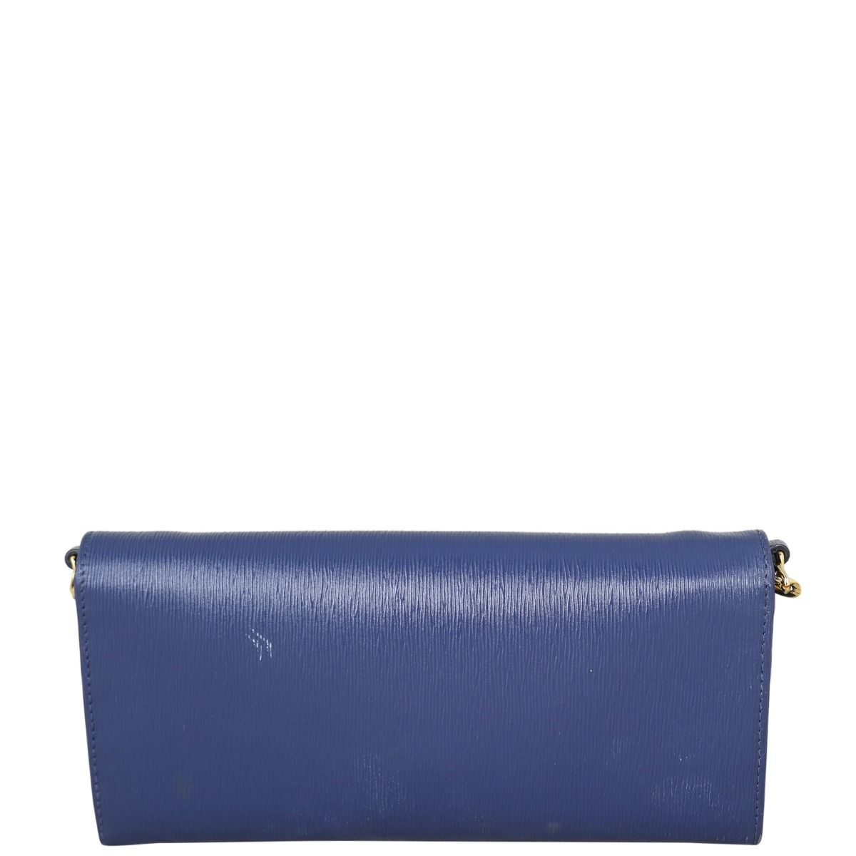 Prada Vitello Move Wallet on Chain