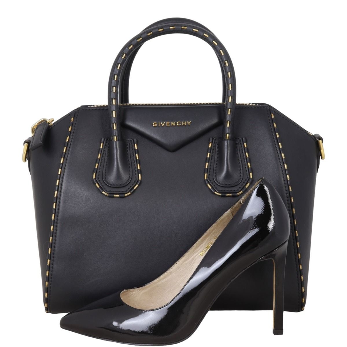【関税＆送料込み】Givenchy Antigona Small Bag Small Antigona bag in Box leather in - black | Givenchy US