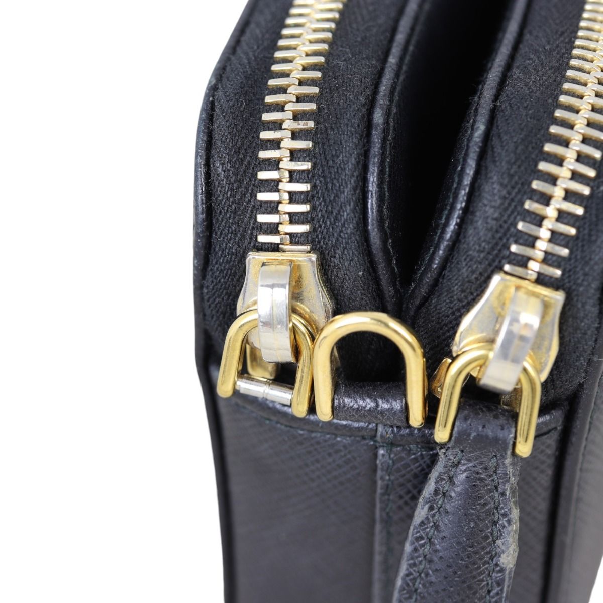 Prada zipper clearance