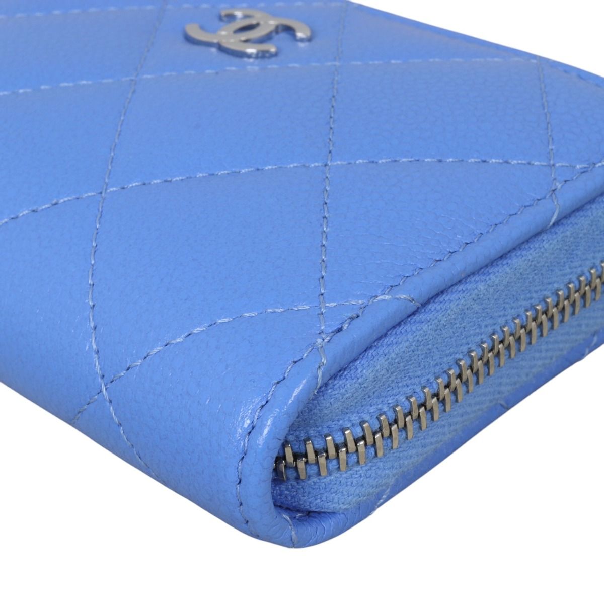 【お洒落♪】CHANEL ZIPPED COIN PURSE Chanel 19 zipped coin purse - Shiny lambskin, gold-tone