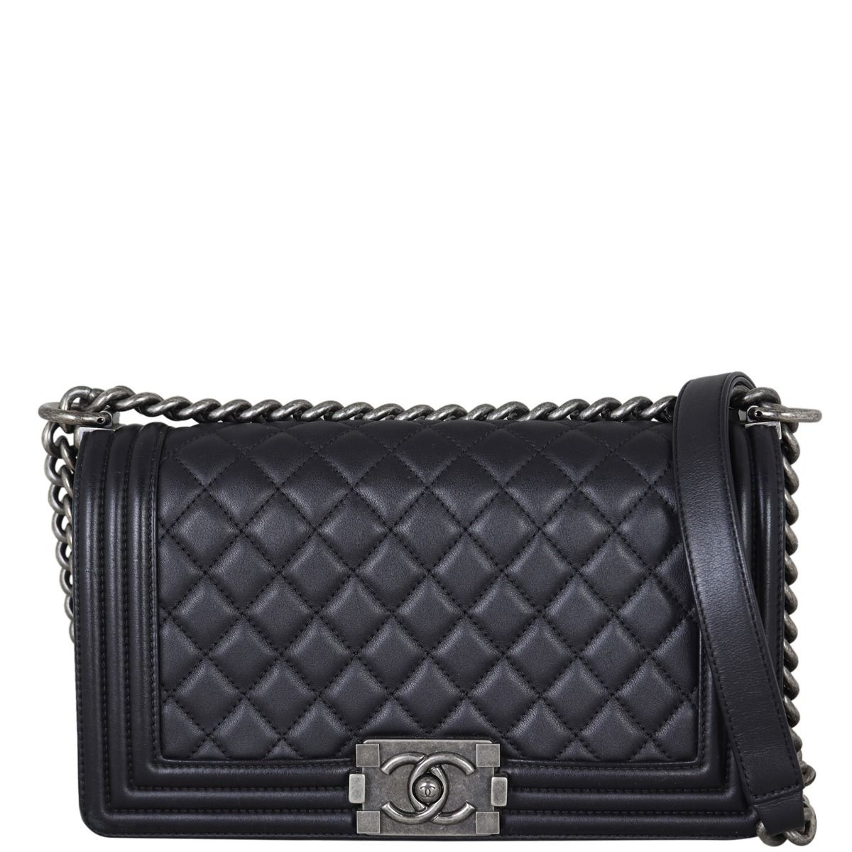 Chanel quilted old medium boy discount chanel flap bag
