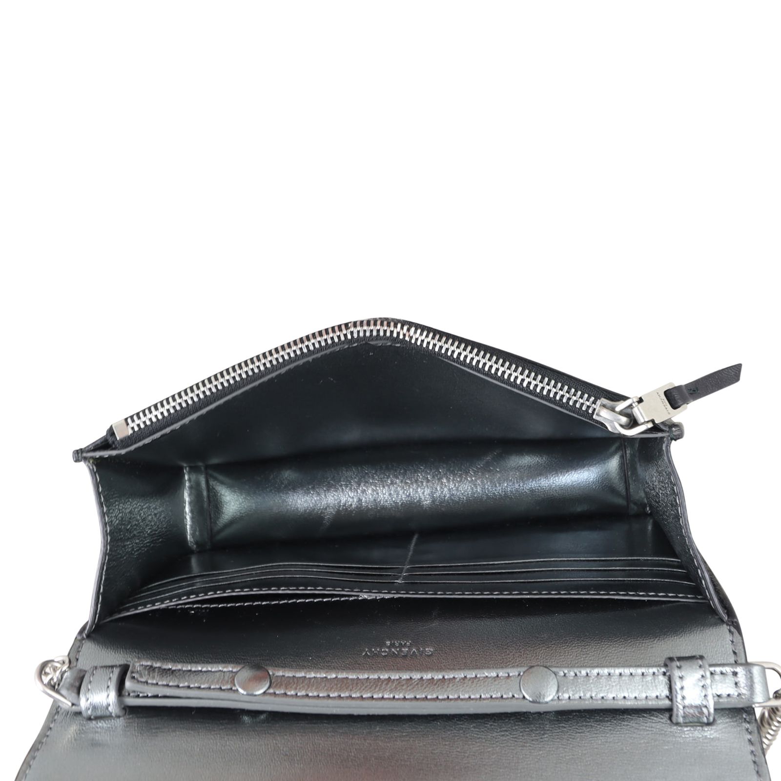 Givenchy Emblem 4G Wallet on Chain