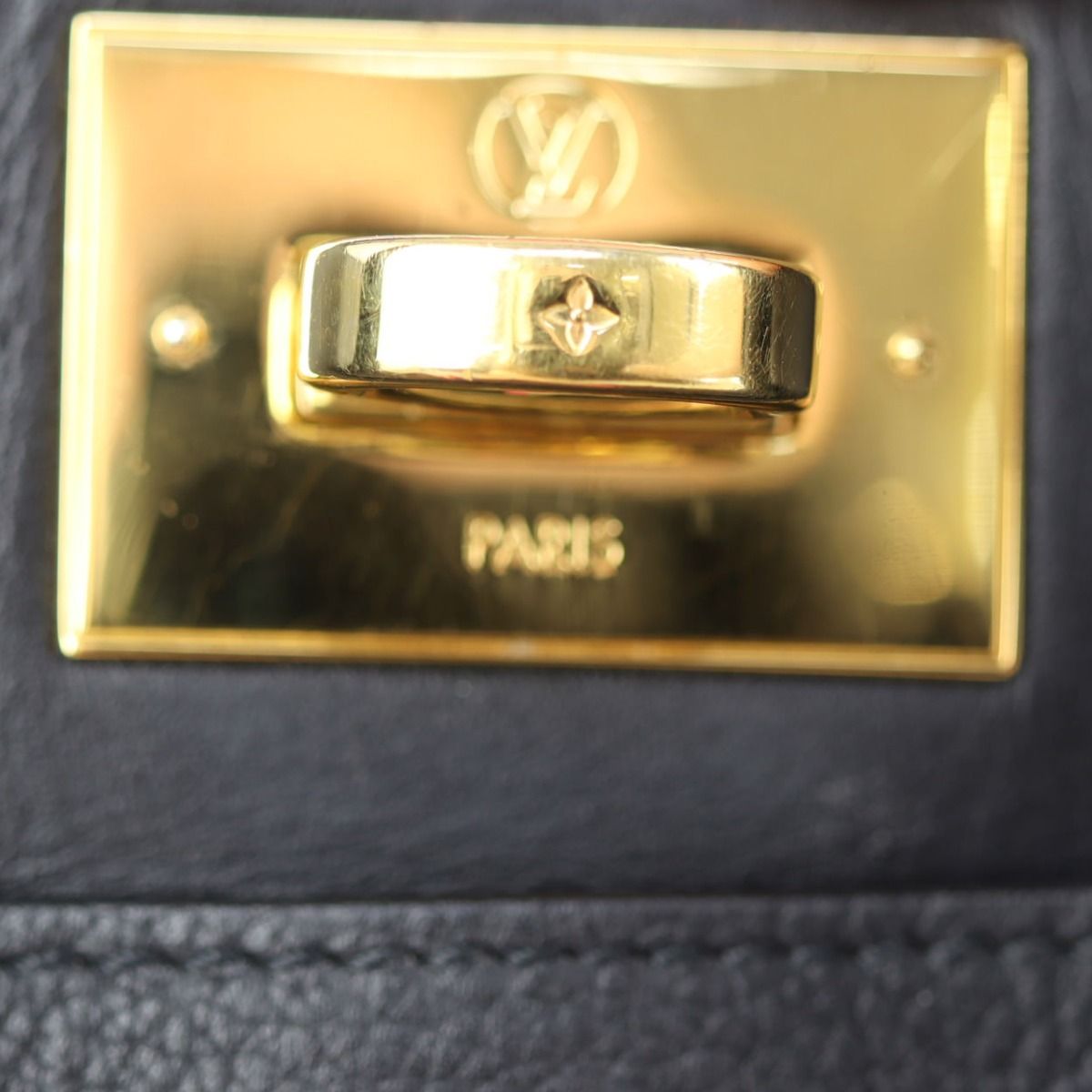 Mua Túi Đựng Điện Thoại Louis Vuitton LV M82465 Camera Box Màu Nâu