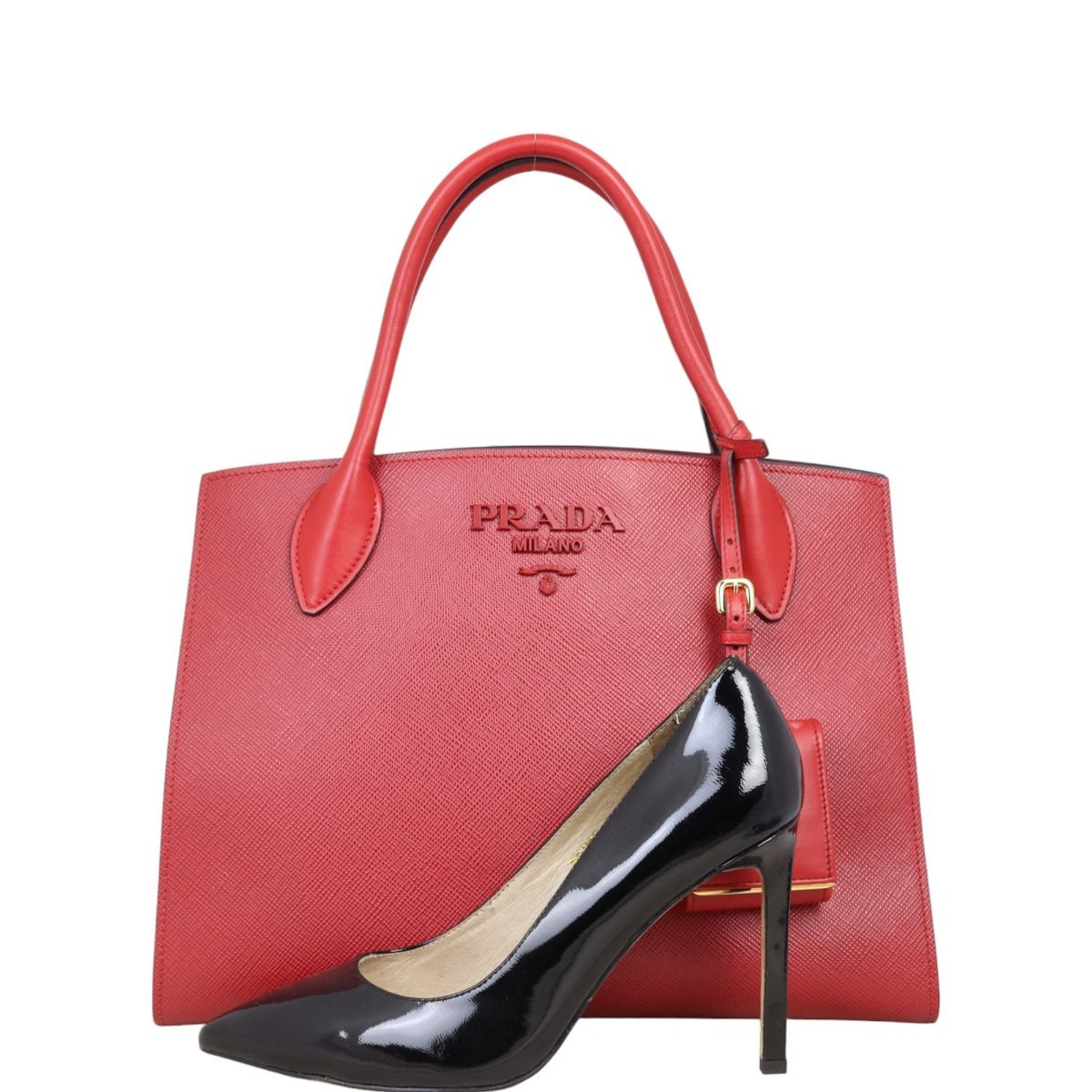 Prada saffiano size hotsell