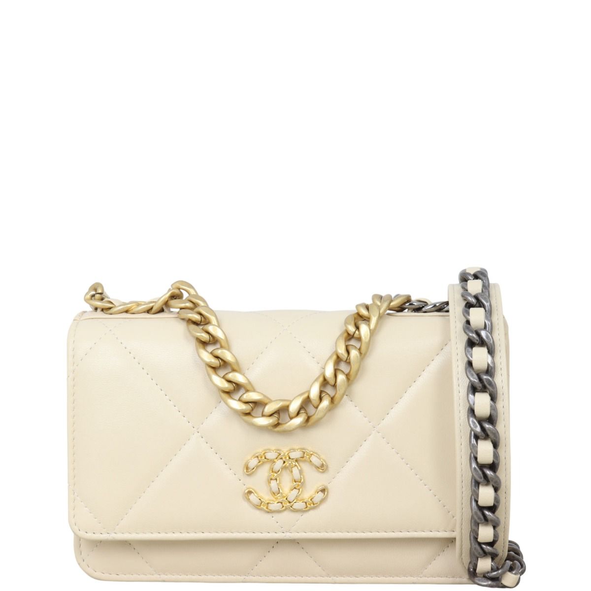 Chanel 19 wallet on chain store