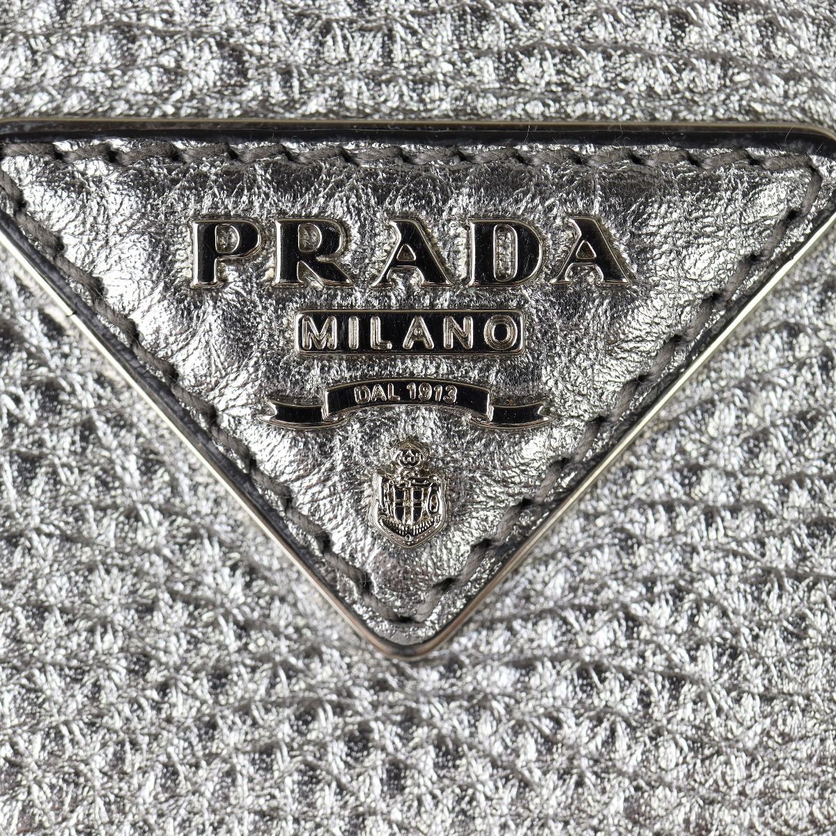 Prada Vitello Daino Tote Bag (SHG-kSSZi7) – LuxeDH