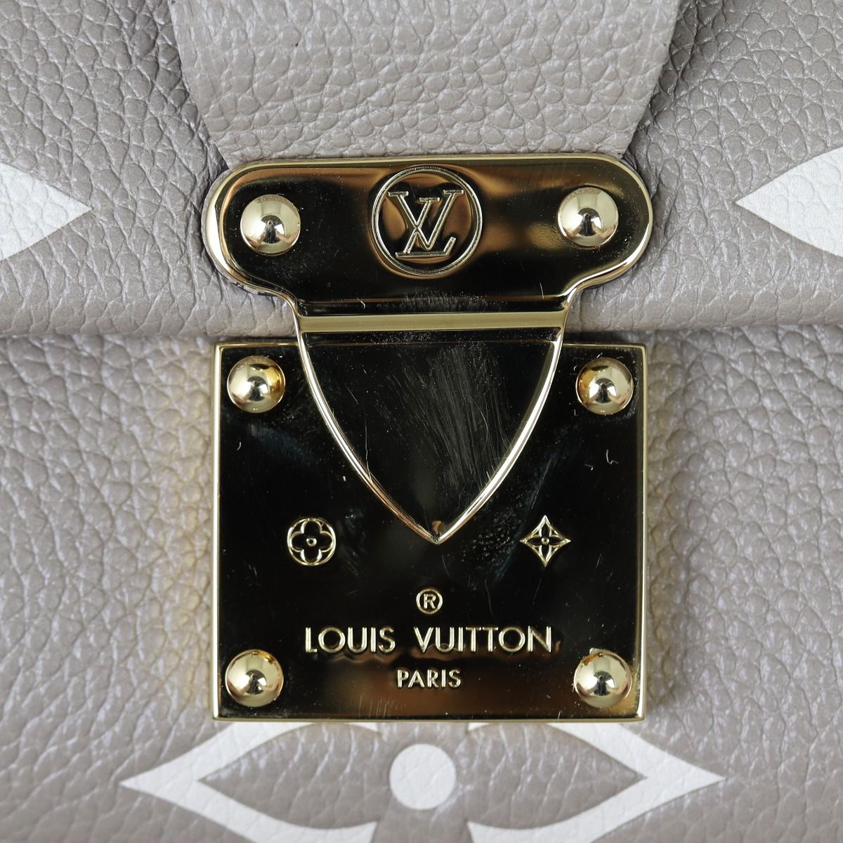 LOUIS VUITTON Favorite NM Monogram Empreinte Shoulder Bag Bicolor -  Regé-Jean Page in Louis Vuitton - Ho