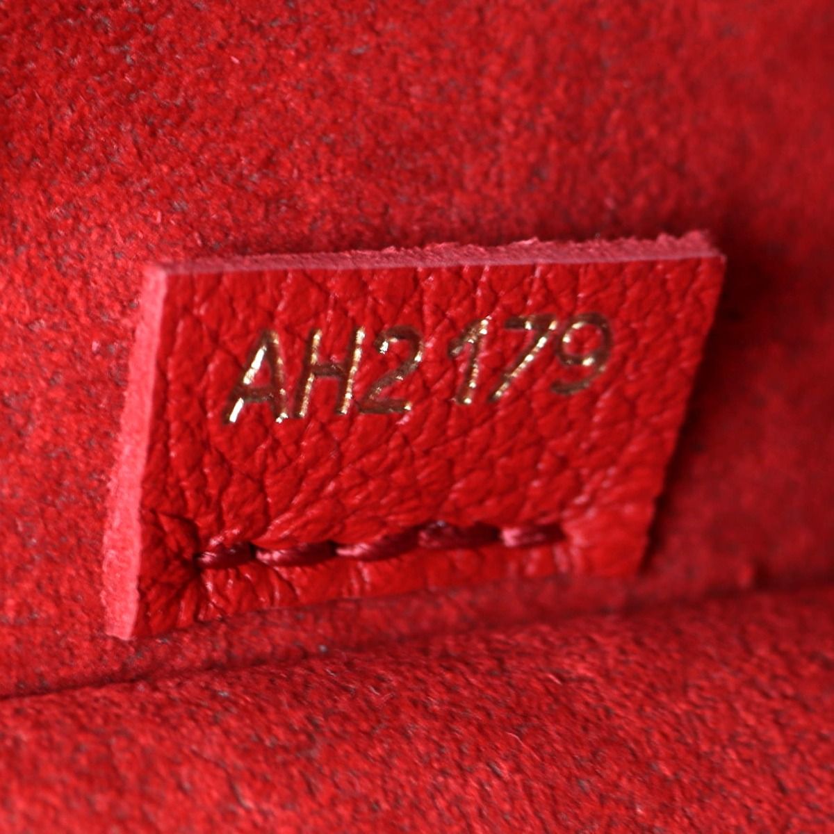 Louis Vuitton Monogram Canvas Victoire Chain Bag (SHF-DHg3ip) – LuxeDH