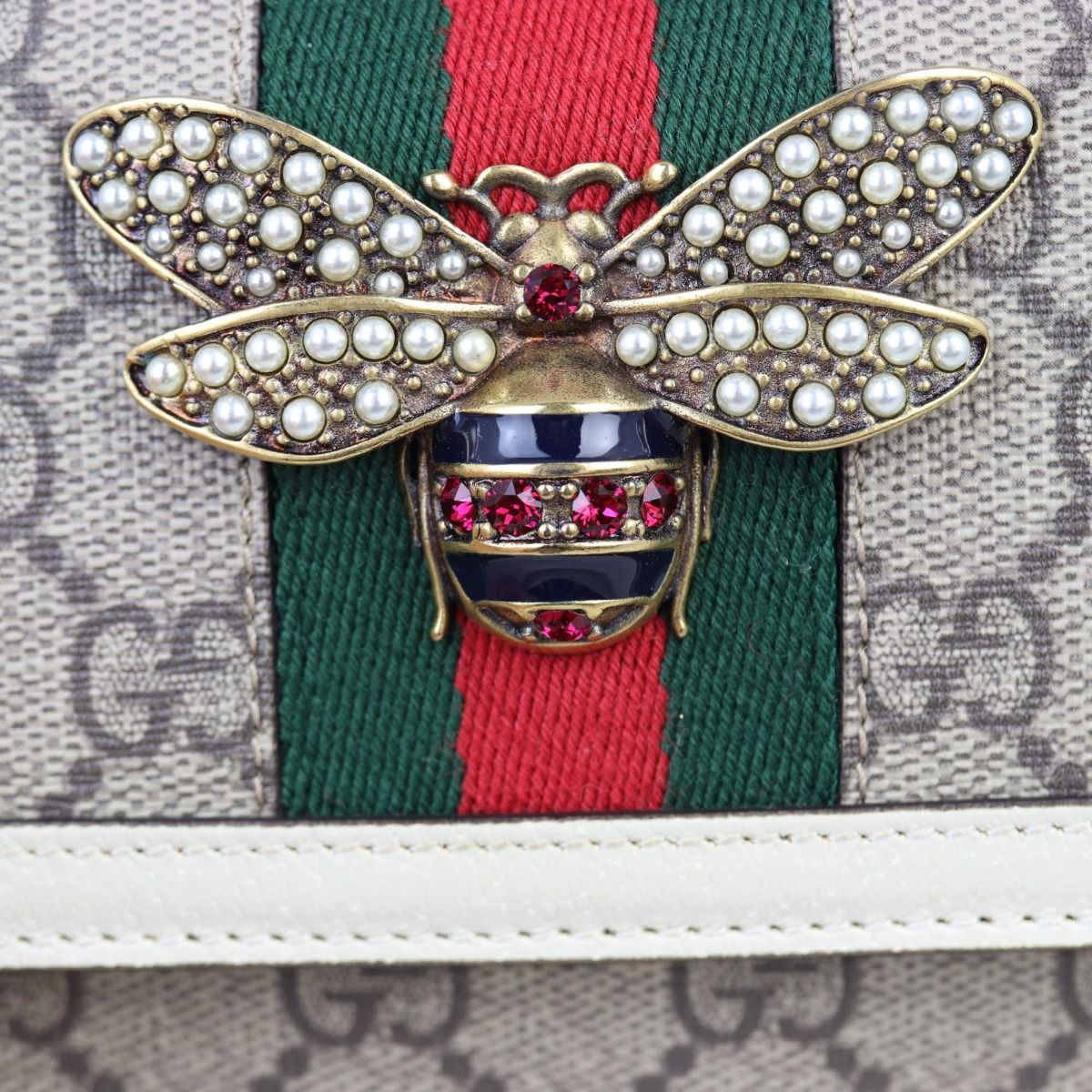Gucci queen margaret gg supreme wallet on chain top