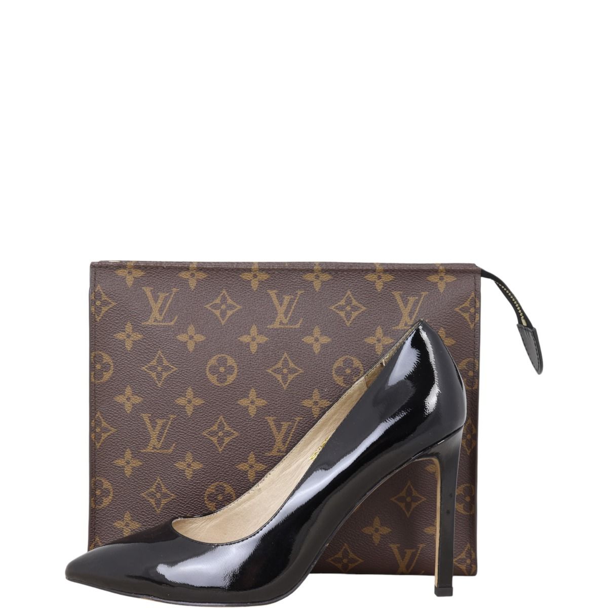 Louis vuitton toiletry pouch 26 clutch 2025
