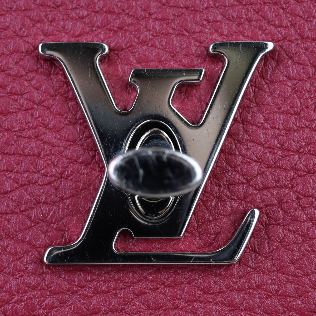 Louis Vuitton Chain Pochette – SFN