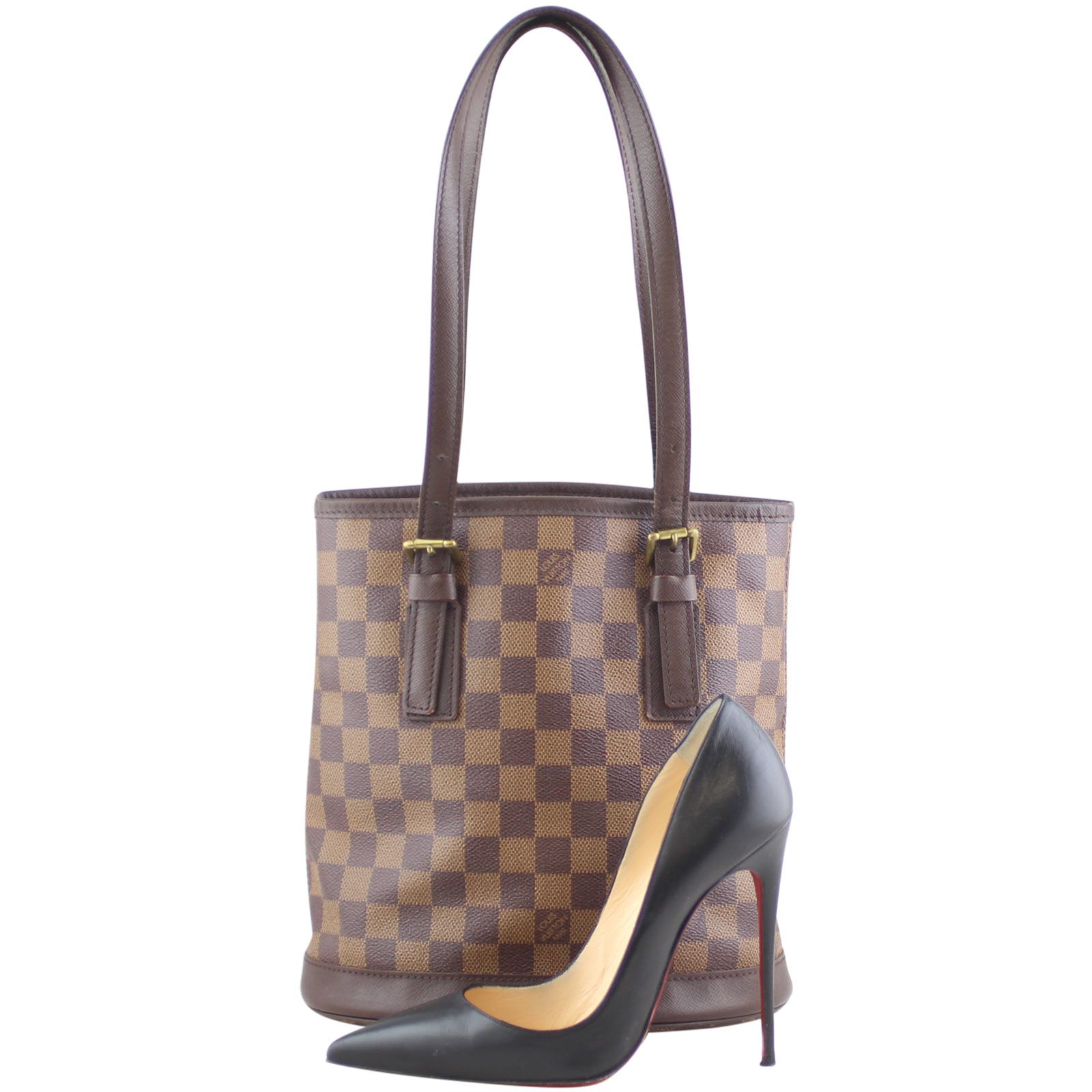 Louis vuitton leather bucket bag 2025