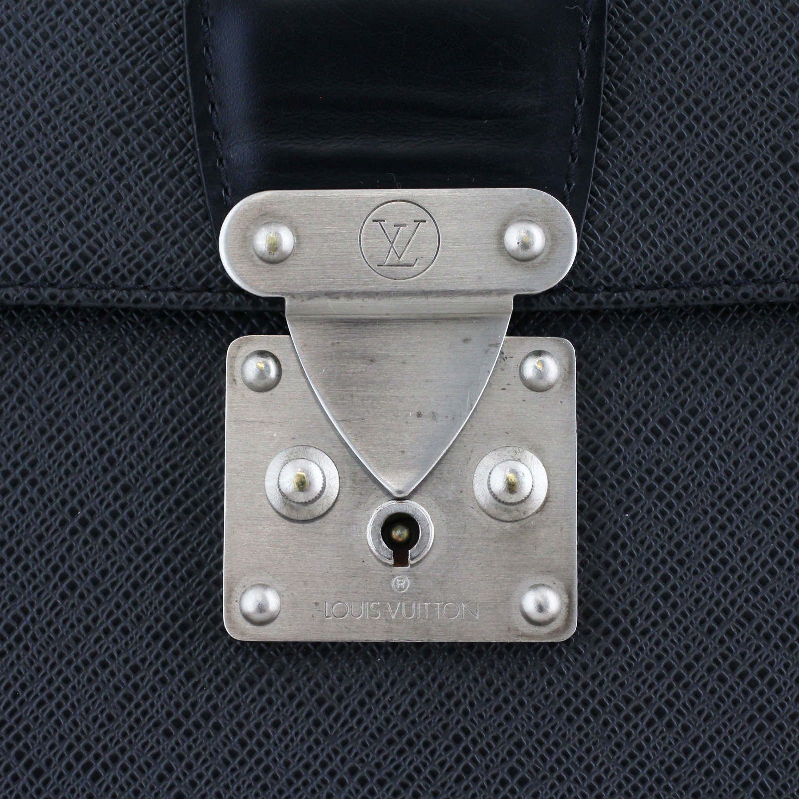 Louis Vuitton Taiga Robusto 2 Briefcase