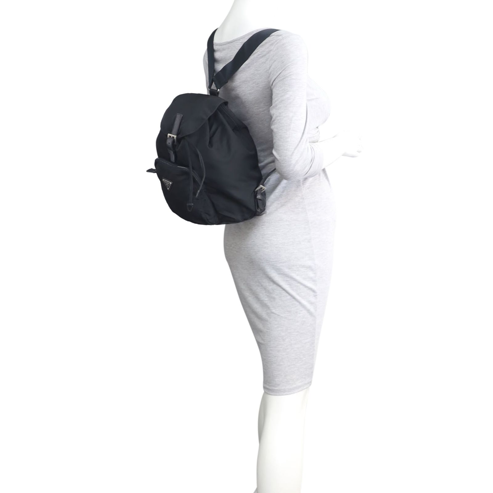 バッグ PRADA TESSUTO NYLON DRAWSTRING BAG PACK 02532c36-da61-46b4-9c50-