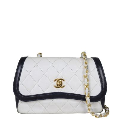 Chanel CC Flap Shoulder Bag Front With Chain