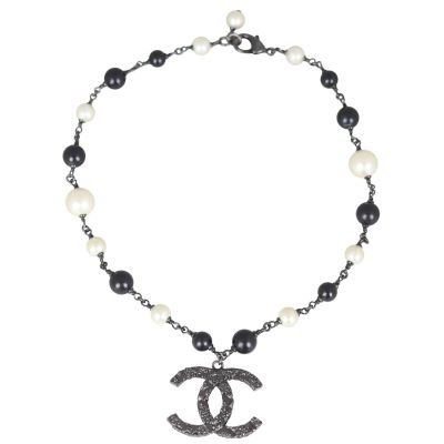 Chanel Pearl and Bead CC Necklace full