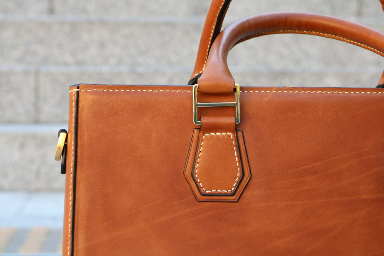 Top Tips for Buying Luxury SecondHand Leather Bags